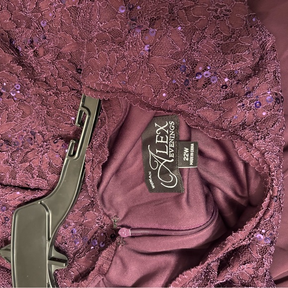 ALEX EVENINGS WOMAN Purple Sequined Full-Length Evening Sheath Dress Plus 22W - Picture 5 of 5
